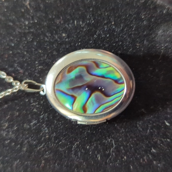 Unmarked Wild Pearl Stone Silver Tone Locket w/Adjustable Chain - Picture 1 of 7